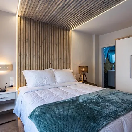 Cozy Apartment Karpenísion
